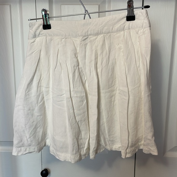 100% Cotton White Pleated Mini Skirt Size Small - Picture 2 of 3